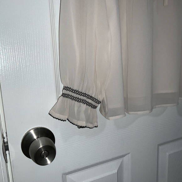 Mixed media ruffle neck pleated yoke top - Picture 8 of 9